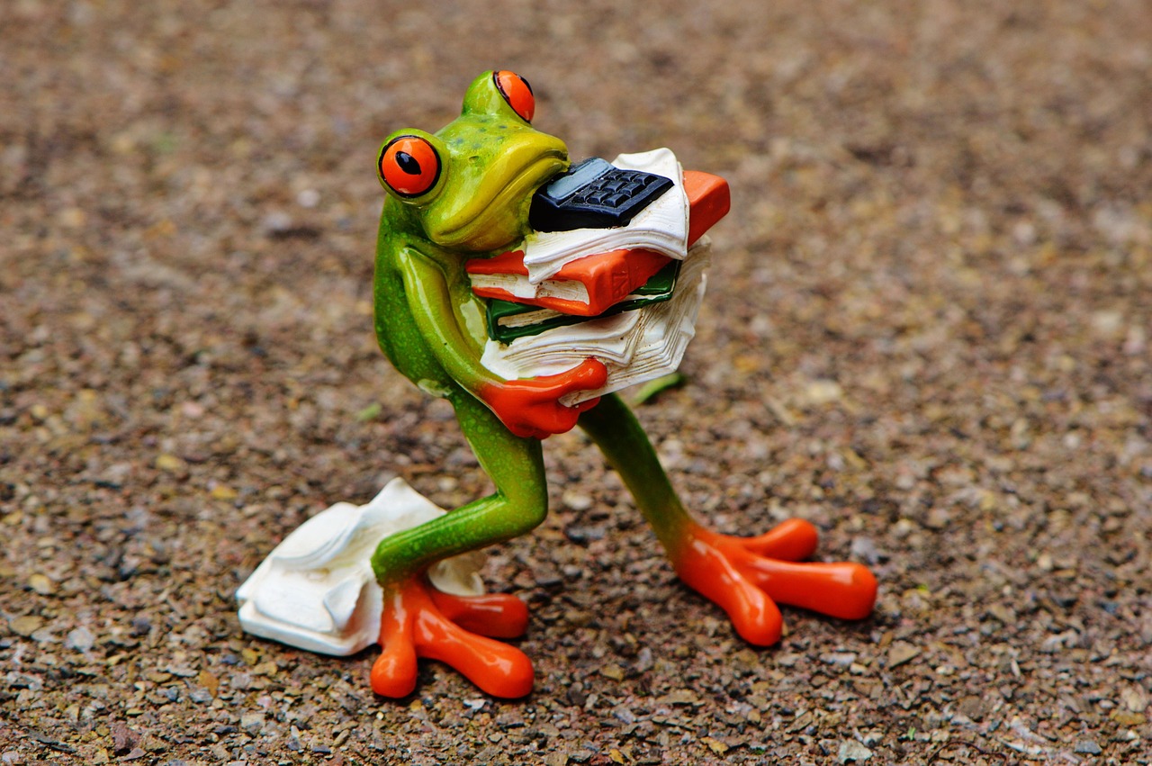 frog, figure, files, stack, pile of files, office, decoration, green, animal, fun, cute, ceramic, calculator, office work, nature, work, stress